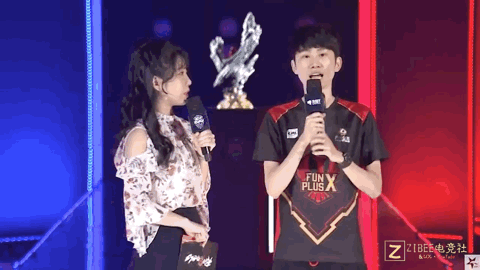 卡塔尔的辉 卡塔尔的辉