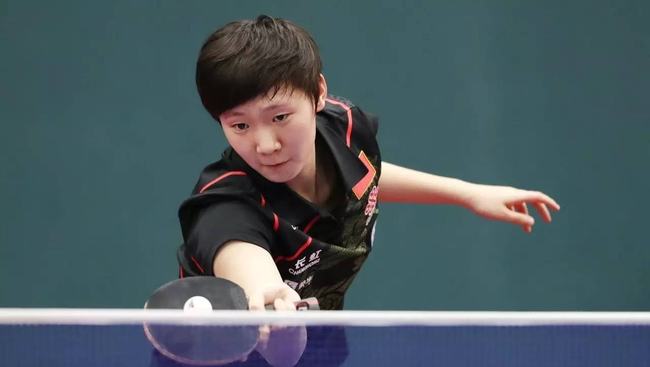 共克时艰的 共克时艰的