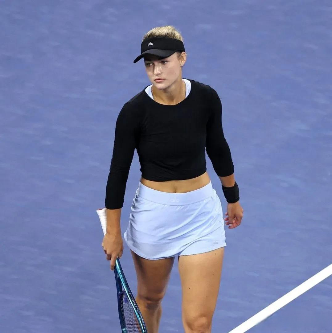 戏谑地表示 戏谑地表示